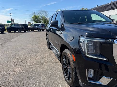 Used 2023 GMC Yukon SLT w/ SLT Premium Package AWD/4WD image 14