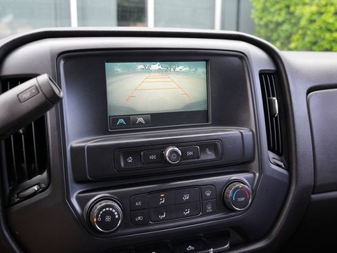 Used 2018 Chevrolet Silverado 1500 Custom w/ Custom Convenience Package RWD image 10