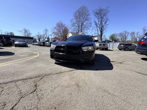 Used 2014 Dodge Charger R/T w/ Blacktop Package RWD image 2