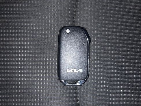 Used 2020 Kia Forte LXS FWD image 32