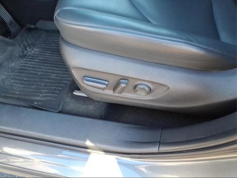 Used 2022 Toyota Highlander XLE image 13