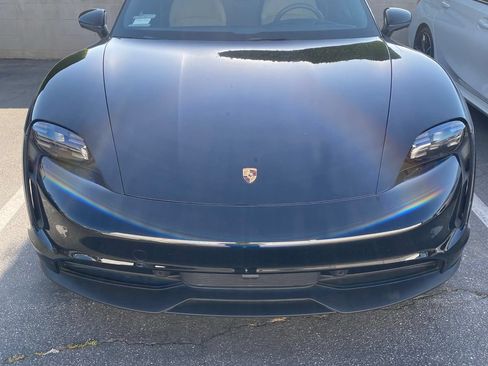 Used 2022 Porsche Taycan RWD image 2