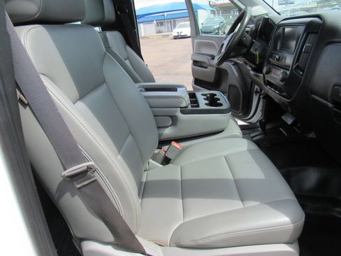 Used 2018 Chevrolet Silverado 3500 W/T AWD/4WD image 10