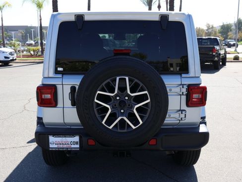 Used 2024 Jeep Wrangler Sahara image 5