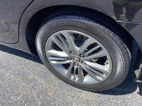 Used 2016 Toyota Camry SE FWD image 7