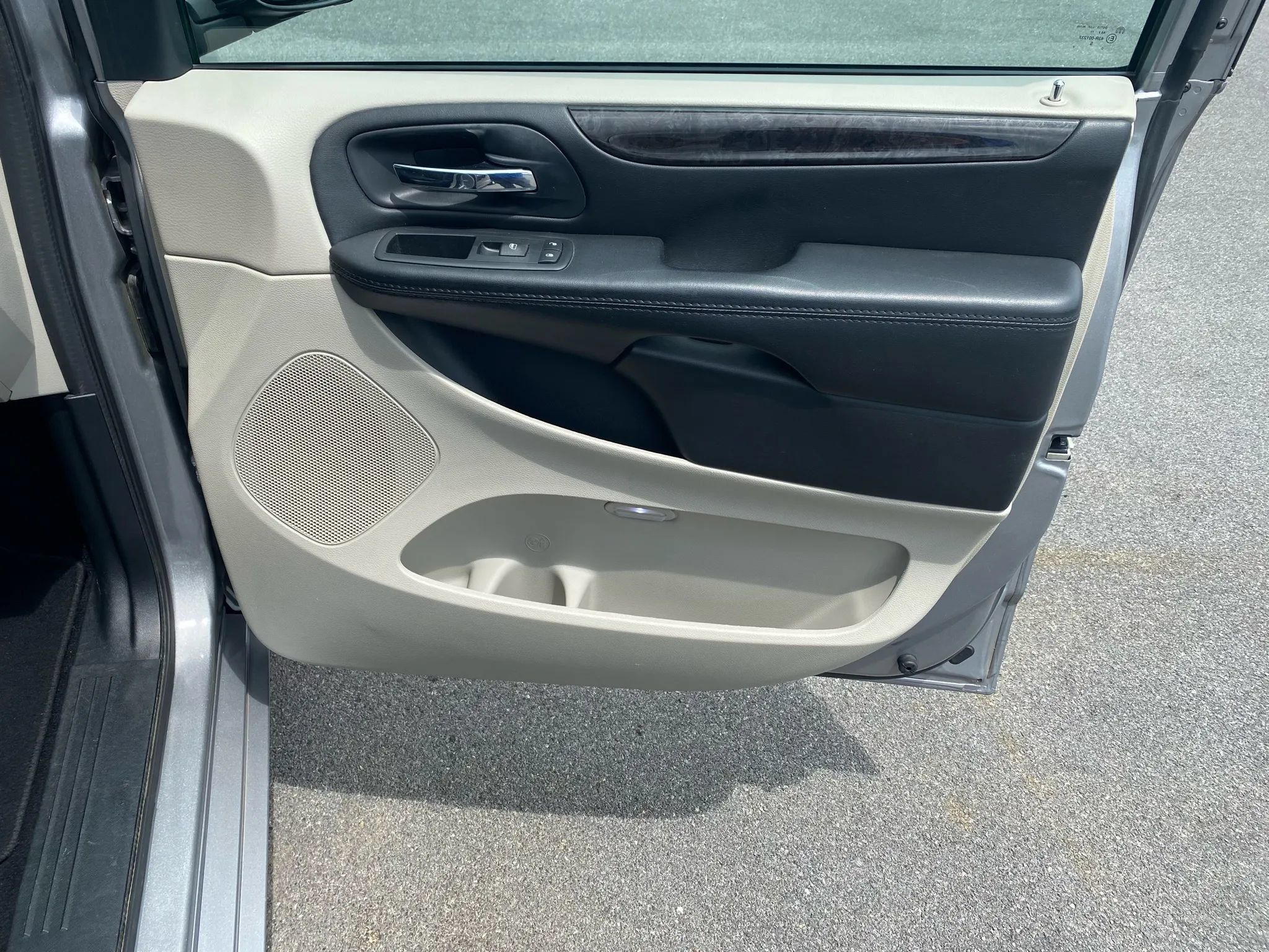 Used 2016 Dodge Grand Caravan SE w/ Quick Order Package 29E SE FWD image 18
