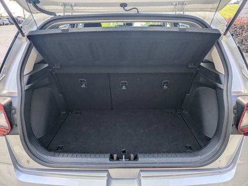 Used 2025 Hyundai Venue SEL FWD image 28