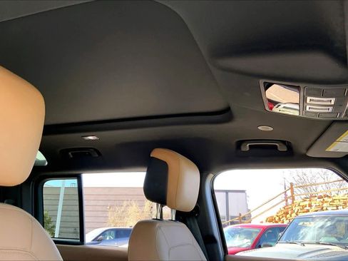 Used 2025 Land Rover Defender 110 X-Dynamic SE image 11