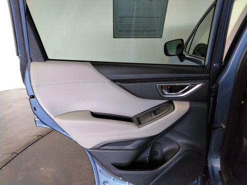 Used 2023 Subaru Forester Premium image 33