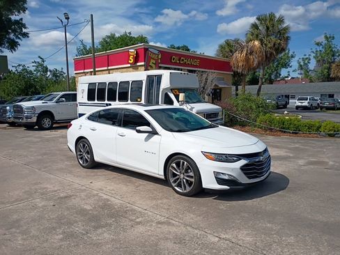 Used 2019 Chevrolet Malibu Premier w/ Sun and Wheel Package image 9