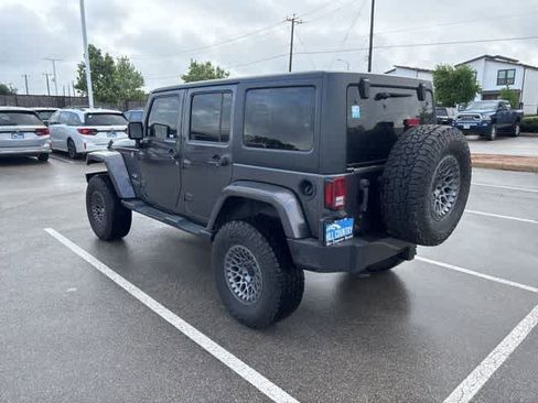 Used 2016 Jeep Wrangler Unlimited Sahara w/ Dual Top Group image 3