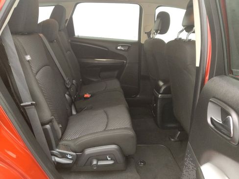 Used 2019 Dodge Journey SE w/ Blacktop Package image 19