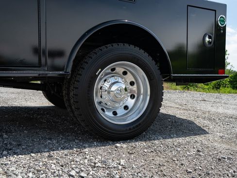 New 2026 RAM 4500 4x4 Crew Cab DRW w/ Laramie Trim Package image 16