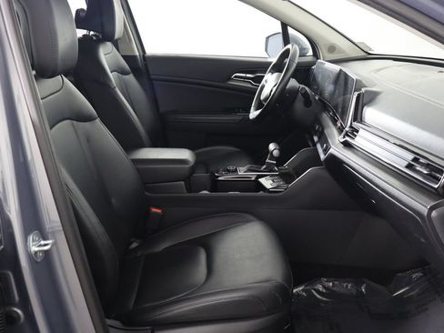 Used 2024 Kia Sportage EX FWD image 17