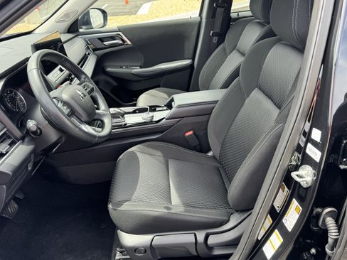 Used 2025 Mitsubishi Outlander ES FWD image 9