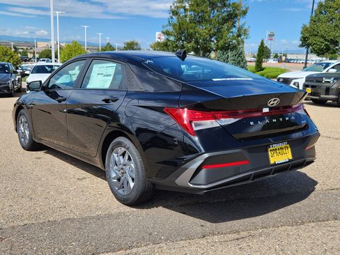 New 2025 Hyundai Elantra Blue image 3