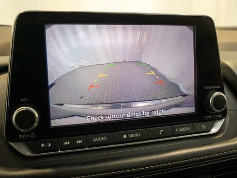 Used 2022 Nissan Rogue SV w/ SV Premium Package image 15