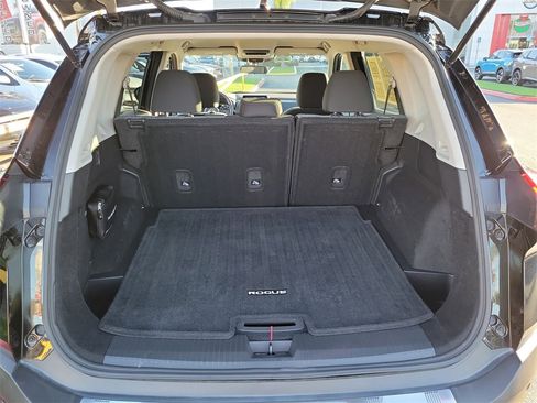 Used 2022 Nissan Rogue SV image 21