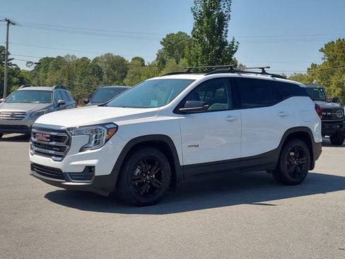 Used 2022 GMC Terrain AT4 w/ Infotainment Package II AWD/4WD image 7