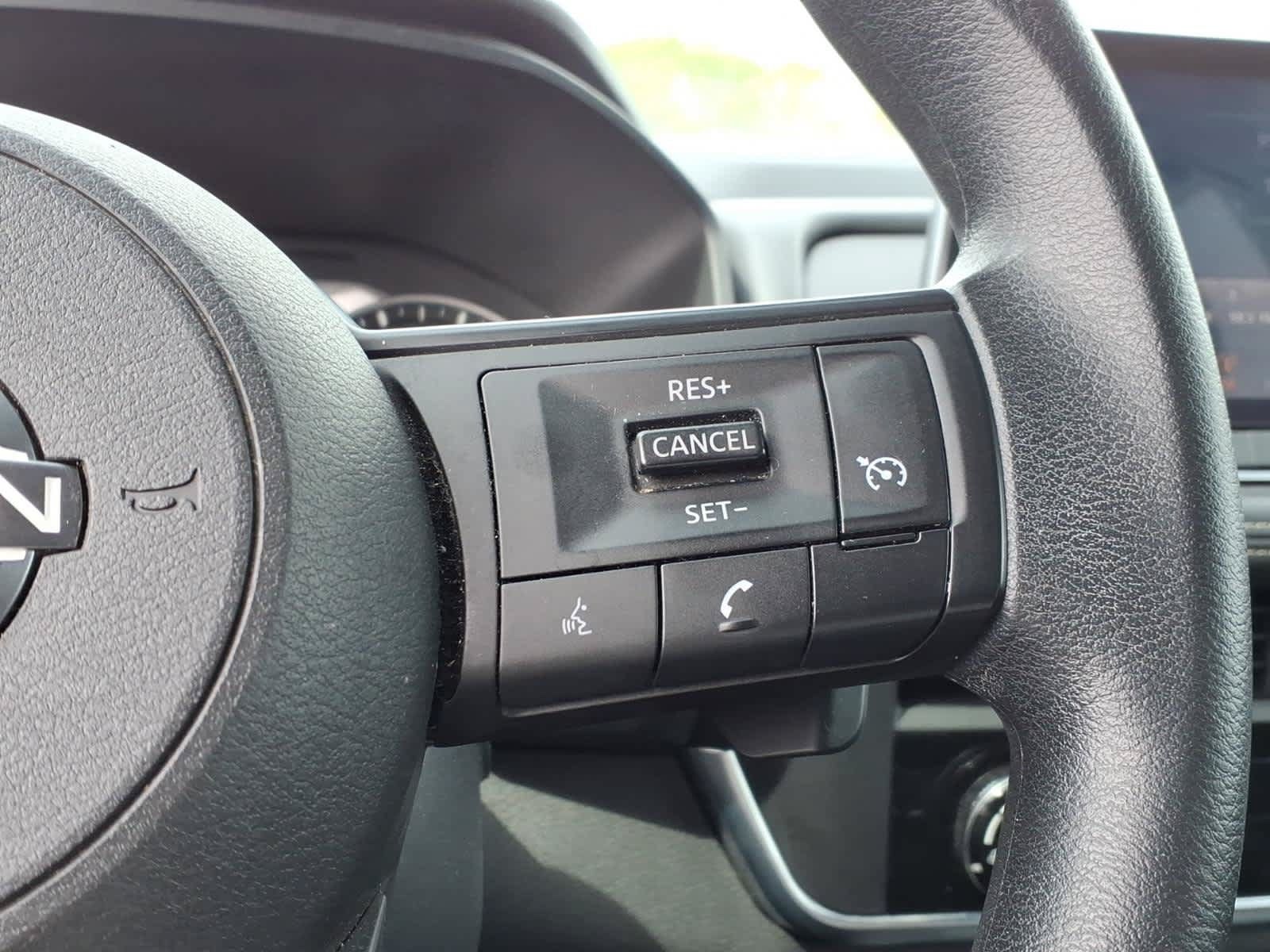 Used 2024 Nissan Rogue S AWD/4WD image 19