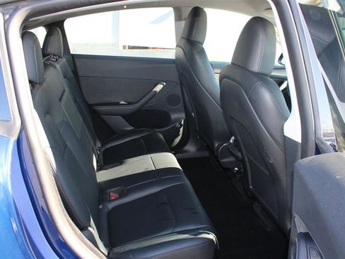 Used 2023 Tesla Model Y Long Range image 14