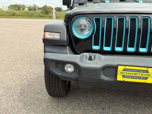 Used 2019 Jeep Wrangler Unlimited Sport S AWD/4WD image 3