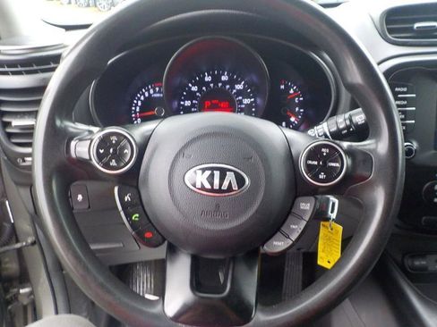 Used 2018 Kia Soul w/ Convenience Package image 12