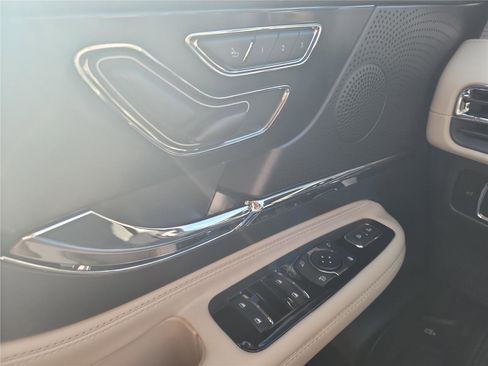 New 2026 Lincoln Corsair Premiere FWD image 29