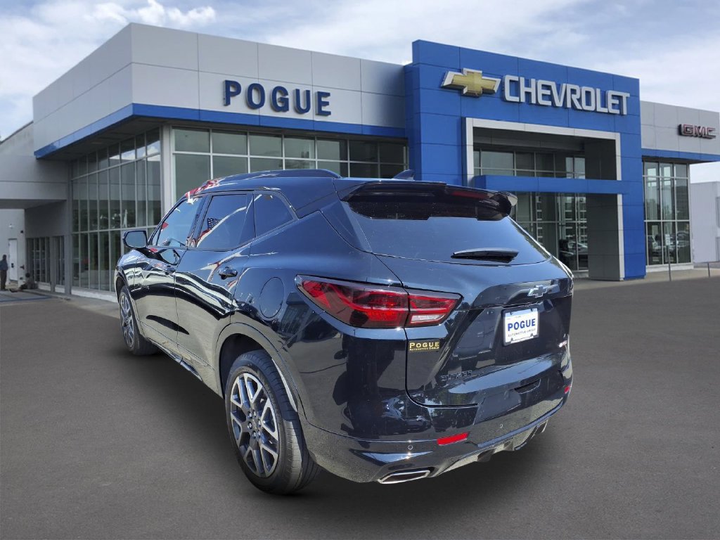 Used 2025 Chevrolet Blazer RS FWD image 3