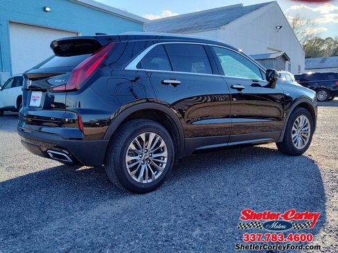 Used 2024 Cadillac XT4 Premium Luxury image 9