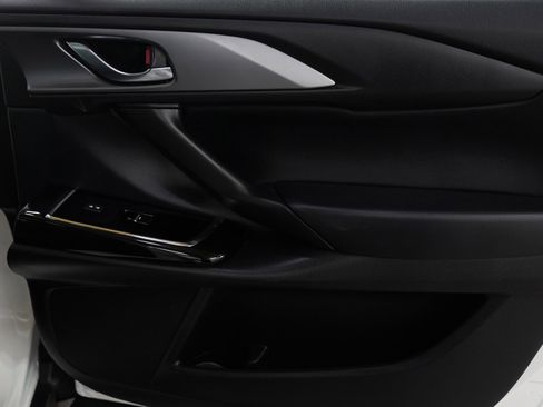 Used 2023 MAZDA CX-9 Touring image 9