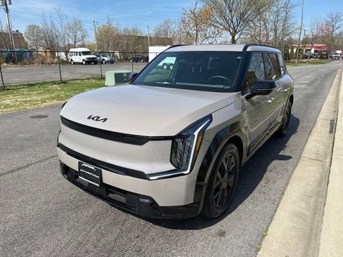 Certified 2026 Kia EV9 Land w/ Nightfall Edition Package AWD/4WD image 6