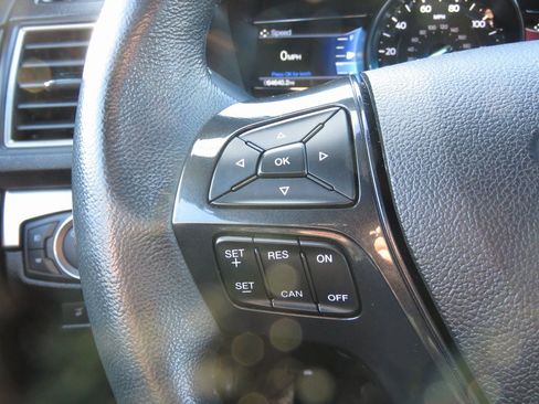 Used 2018 Ford Explorer XLT w/ Equipment Group 202A image 24