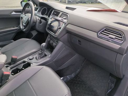Used 2020 Volkswagen Tiguan SE R-Line AWD/4WD image 33