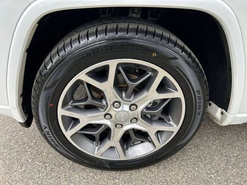 Used 2021 Jeep Grand Cherokee Overland AWD/4WD image 11