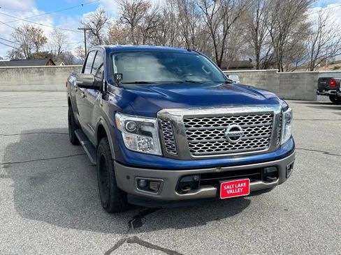 Used 2018 Nissan Titan Platinum Reserve w/ Platinum Utility Package AWD/4WD image 11