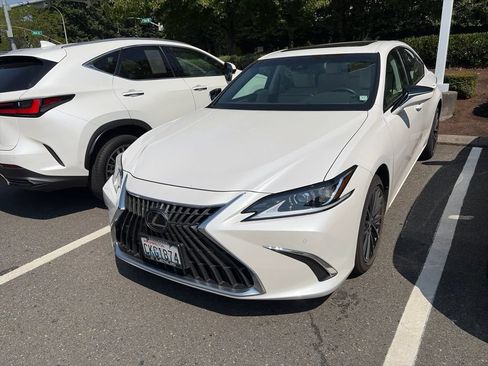 Certified 2024 Lexus ES 250 w/ Premium Package AWD/4WD image 1