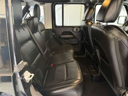Used 2020 Jeep Wrangler Unlimited Sahara AWD/4WD image 40
