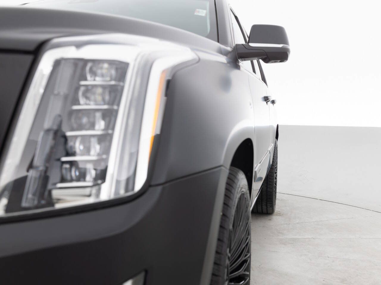 Used 2015 Cadillac Escalade Premium AWD/4WD image 12