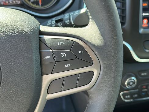 Used 2022 Jeep Cherokee Latitude Lux image 13