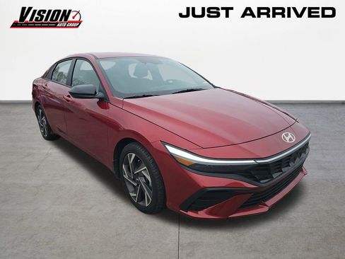 Certified 2025 Hyundai Elantra Sport image 3