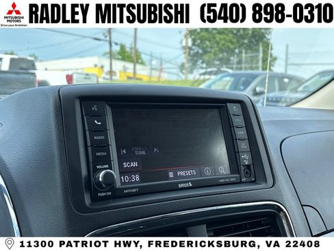 Used 2019 Dodge Grand Caravan SE w/ UConnect Hands-Free Group FWD image 8