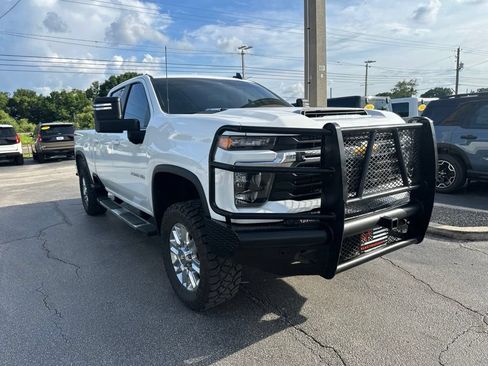 Used 2024 Chevrolet Silverado 2500 LT AWD/4WD image 6