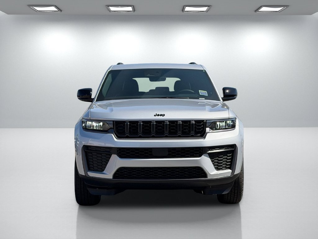 New 2026 Jeep Grand Cherokee Altitude RWD image 9