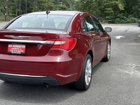 Used 2011 Chrysler 200 Touring FWD image 6