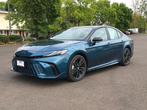 Used 2026 Toyota Camry XSE AWD/4WD image 1