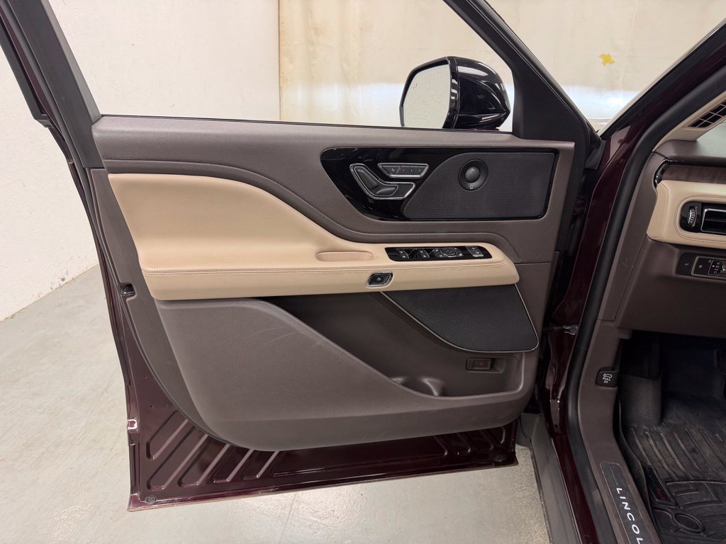 Used 2020 Lincoln Aviator Reserve w/ Equipment Group 201A AWD/4WD image 21