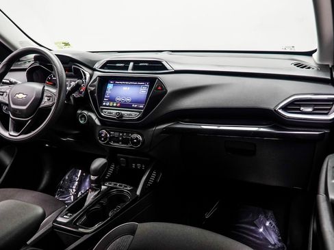 Used 2022 Chevrolet TrailBlazer LT w/ Convenience Package image 16