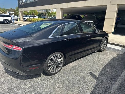 Used 2020 Lincoln MKZ Reserve w/ Elements Package FWD image 6