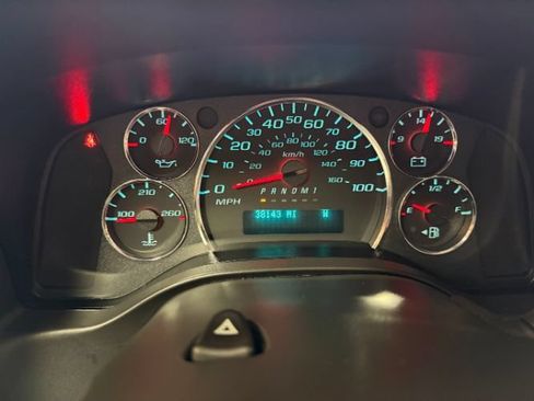 Used 2024 Chevrolet Express 3500 LT w/ LT Preferred Equipment Group RWD image 17